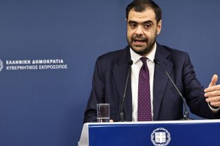 Η κυβέρνηση κρύβεται πίσω από τη Δικαιοσύνη